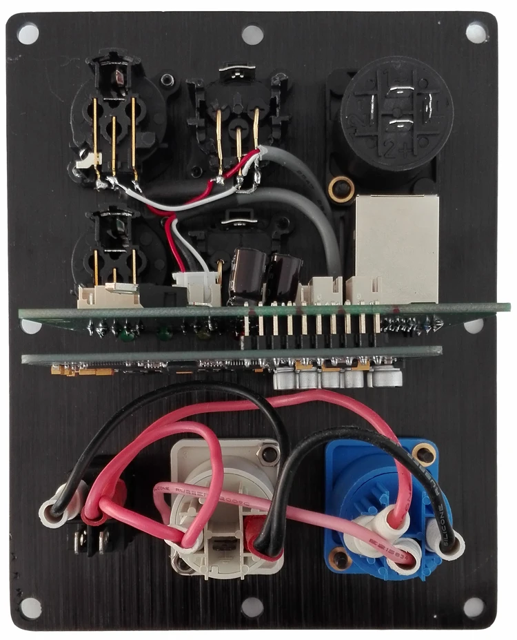 Amplifier Active Line Line Array DSP Processor Tone Module 2 to 4 من 96 كيلو هرتز مدخلات متوازنة