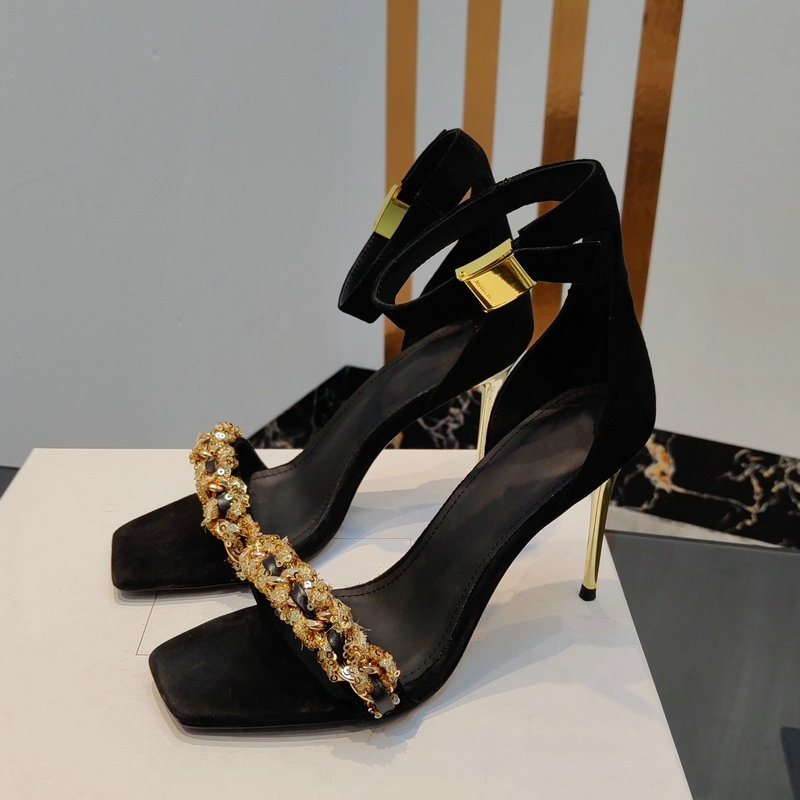 Tasarımcı Sandalet Elbiseler Sandalet Deri Sırıştırıcılar Metal Tokes İnce Topuklu High Topuklu Kristal Ayakkabı Yüksek Topuklu Lüks 9.5cm Kadın Tasarımcı Partisi Düğün Kutu
