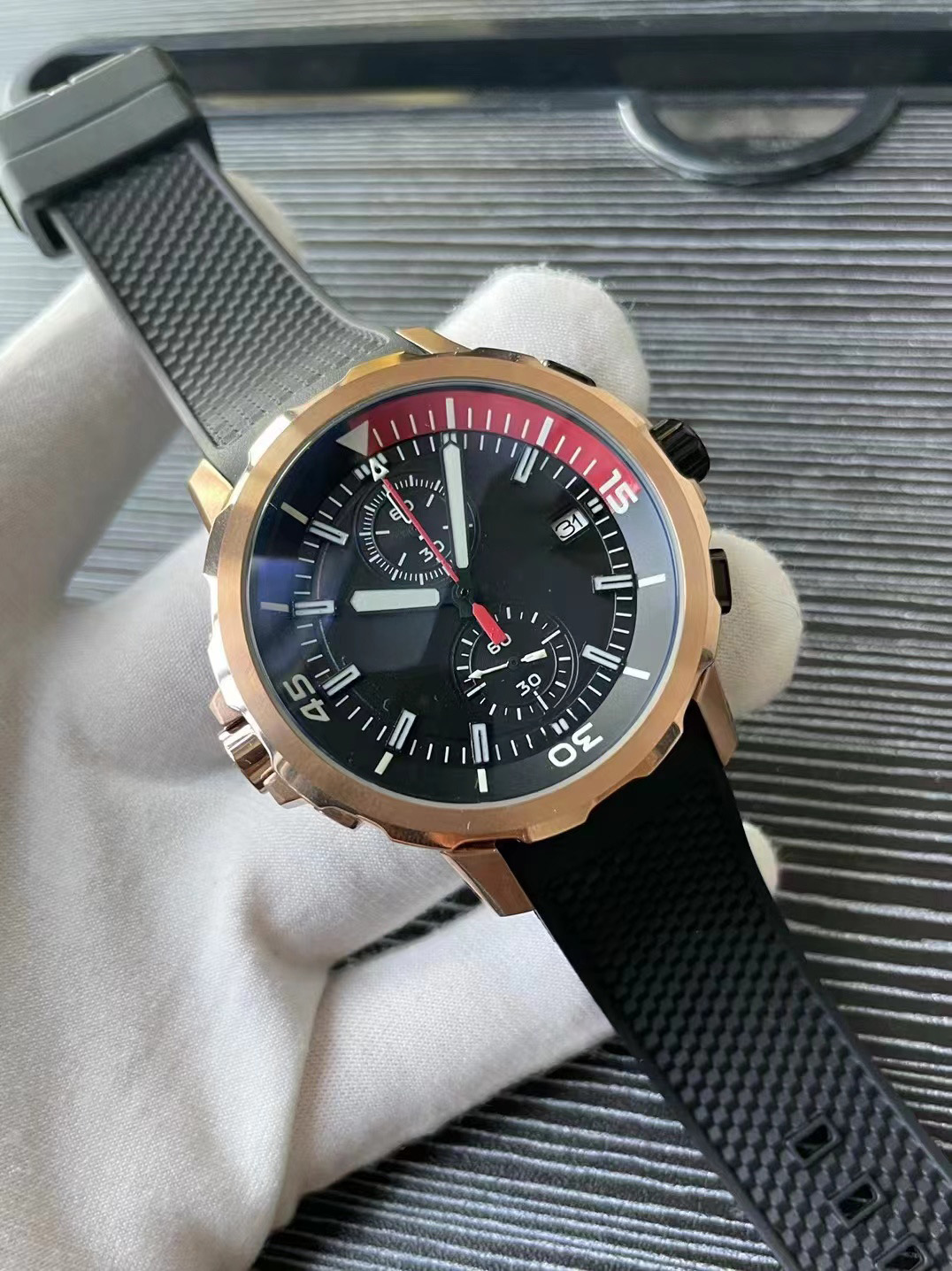 AAA+ heren Ocean Diving Sports Watch Chronograph Japanse kwarts beweging Watch Waterdicht Sapphire Glass hebben roségoud roestvrij staal en rubberen riemen kiezen