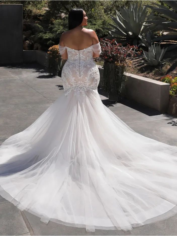 2024 Arabic Mermaid Wedding Dresses Off Shoulder Illusion Lace Appliques Crystal Beads Tulle Plus Size Bridal Gowns Light Champagne