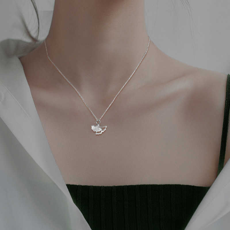 O colar feminino Xia Xianqi é versátil e não desaparece.É leve e luxuoso.A nova cadeia de clavícula de design simples de design em 2021