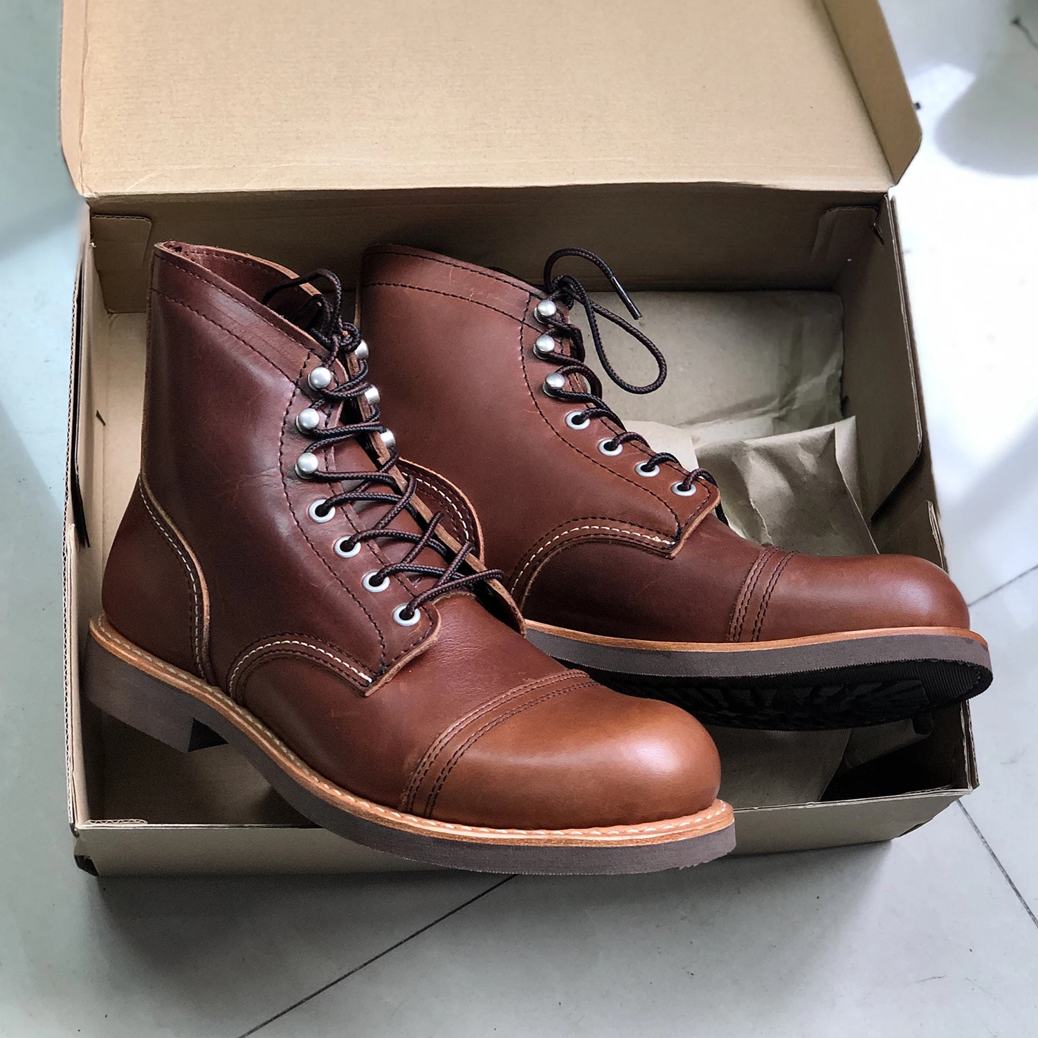 Botas Durable Goodyearwelted Motorcycle Boots Martin Boots Vintage Oil Leather Genuine 8111 Red Punk para homens Asa