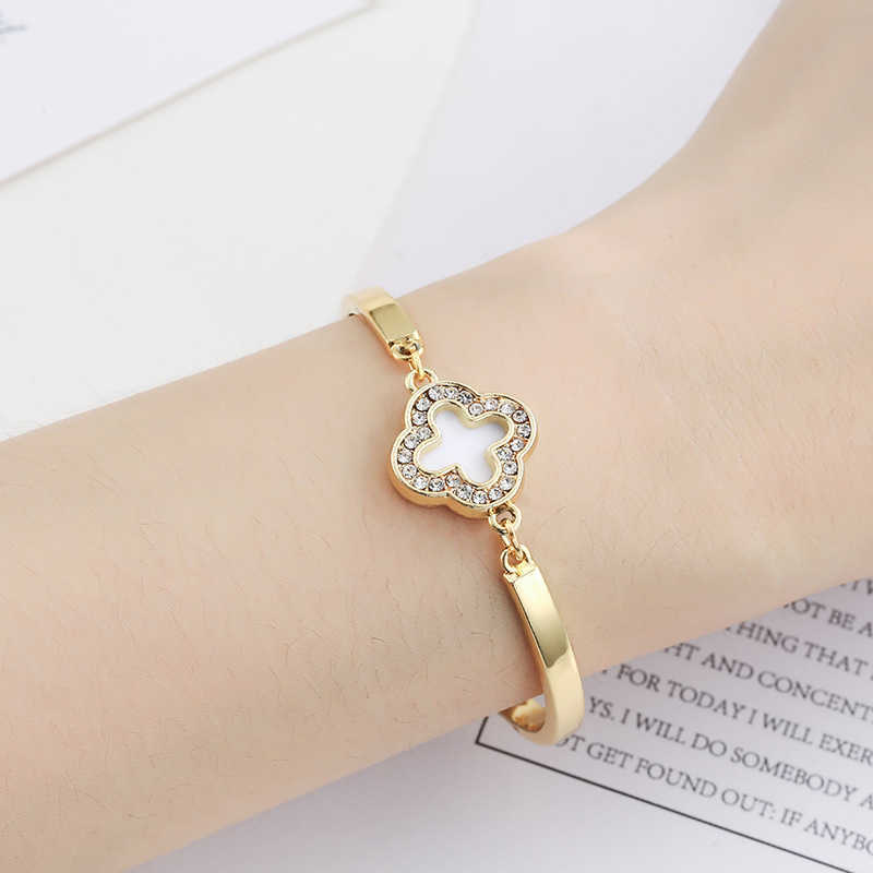 Vans Charms bracelet Fashion Clover Korean version rose gold bracelet womens simple and versatile fashion bracelet high-end feel bracelet