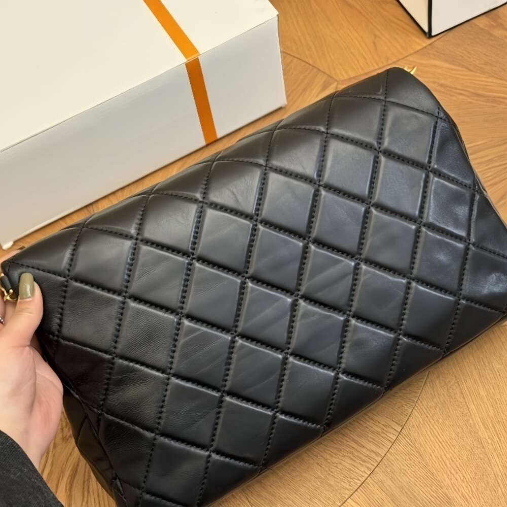 Le borse di design vendono borse da donna con una borsa a tracolla in pelle catena sconto del 50% 