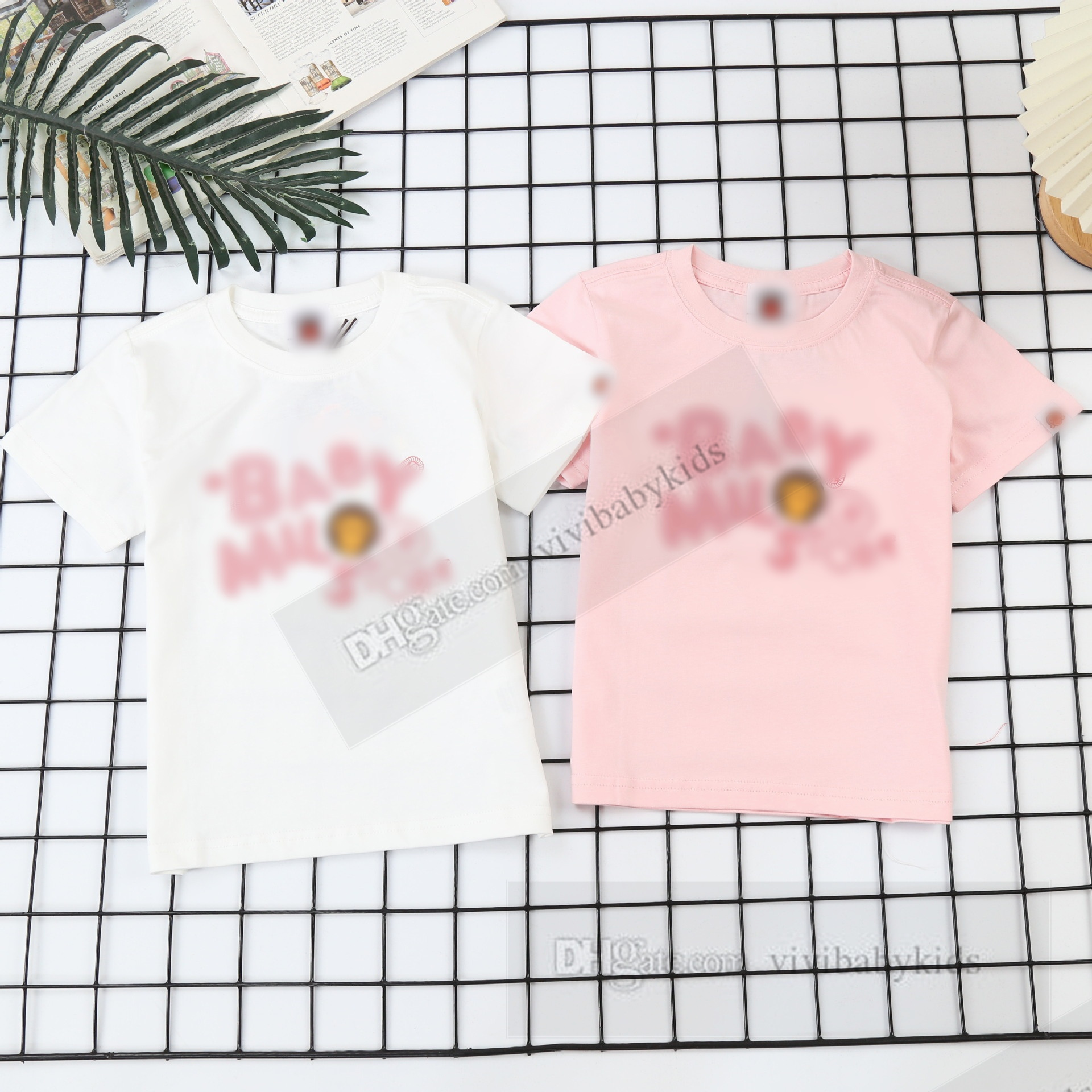Kinder Cartoon T-Shirt Jungen Strawberry Affen Brief bedruckt kurze Ärmel Tees 2024 Kinder Designer Kleidung Sommer Mädchen Cotton Casual Tops Z7506