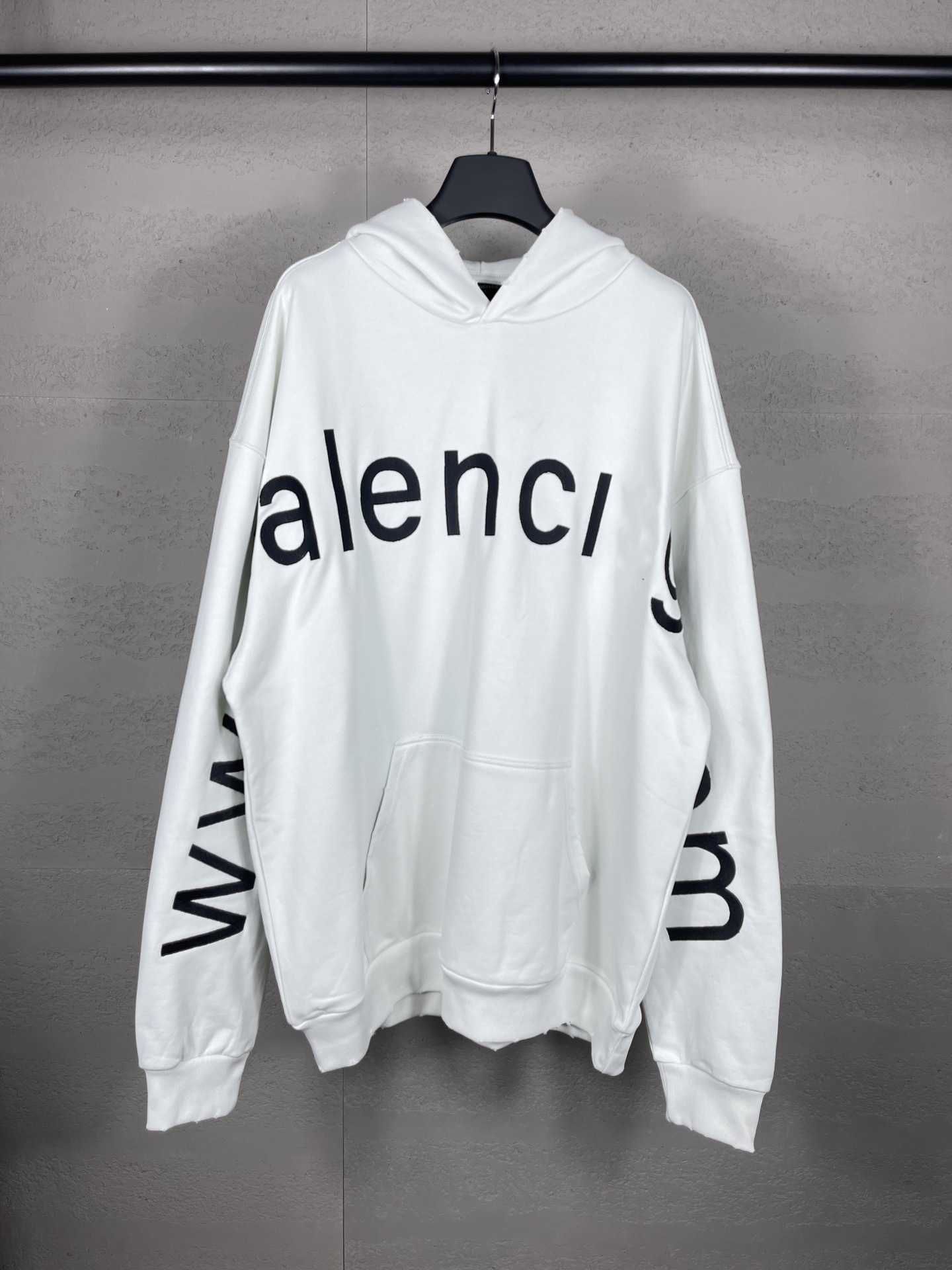 Correct version of Paris Fashion Brand B 2024 new website embroidered letters large long sleeved hoodie