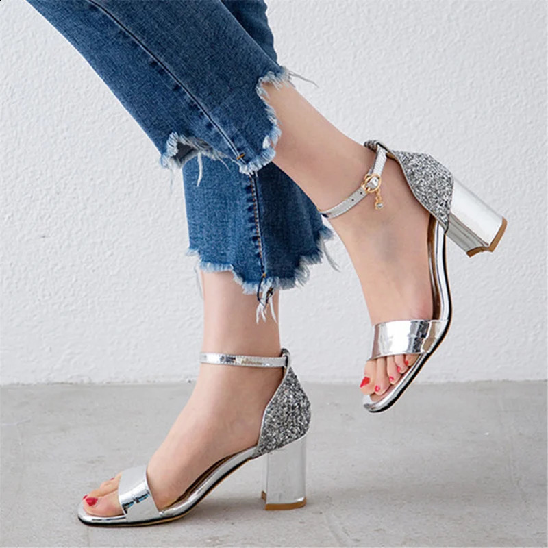 Luxury Summer Shoes Sandals Ladies 2024 Fashion Elegant Gold Silver Red Heels Wedding Party Shoes for Women's Flip Flops 240328