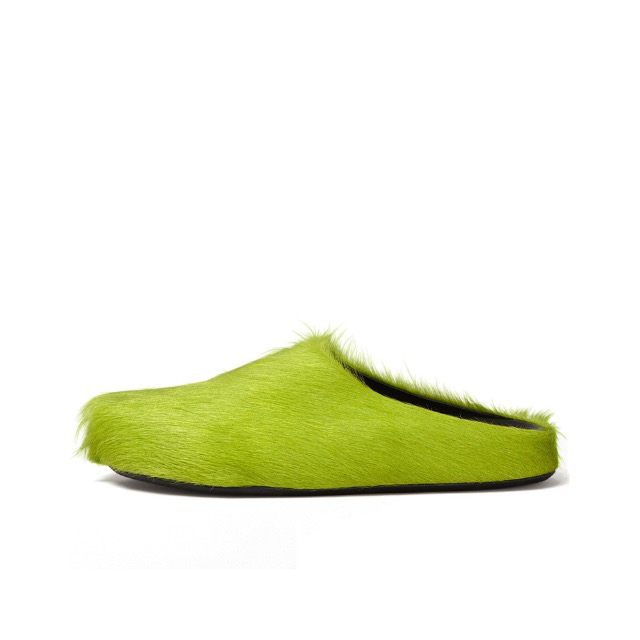 Sandales classiques faites de maître pour femmes Chaussures de créateurs de style polyvalent Femmes Mentides Élégantes Sandales de luxe ensoleillées Sandales plates décontractées