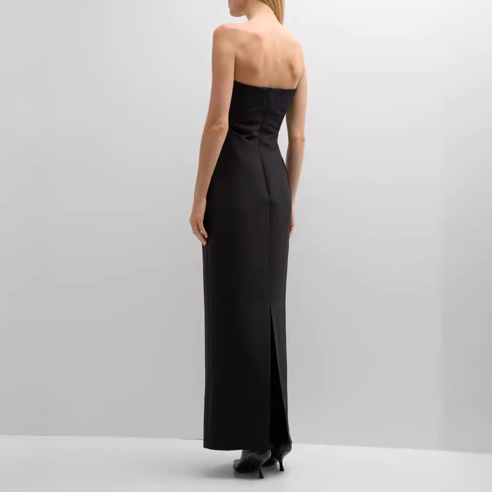 The * row 24th year dress for women in spring and summer with a high-end feel, a strapless dress with a draped chest and no shoulder straps, and a waist cinched A-line long skirt