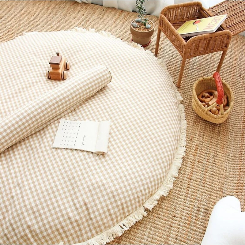 Baby Play Mat Pad Cotton Round Infant Crawling filt Solid Color Playmat Hairball Carpet Golvmatta barn barn rumsdekor 240322