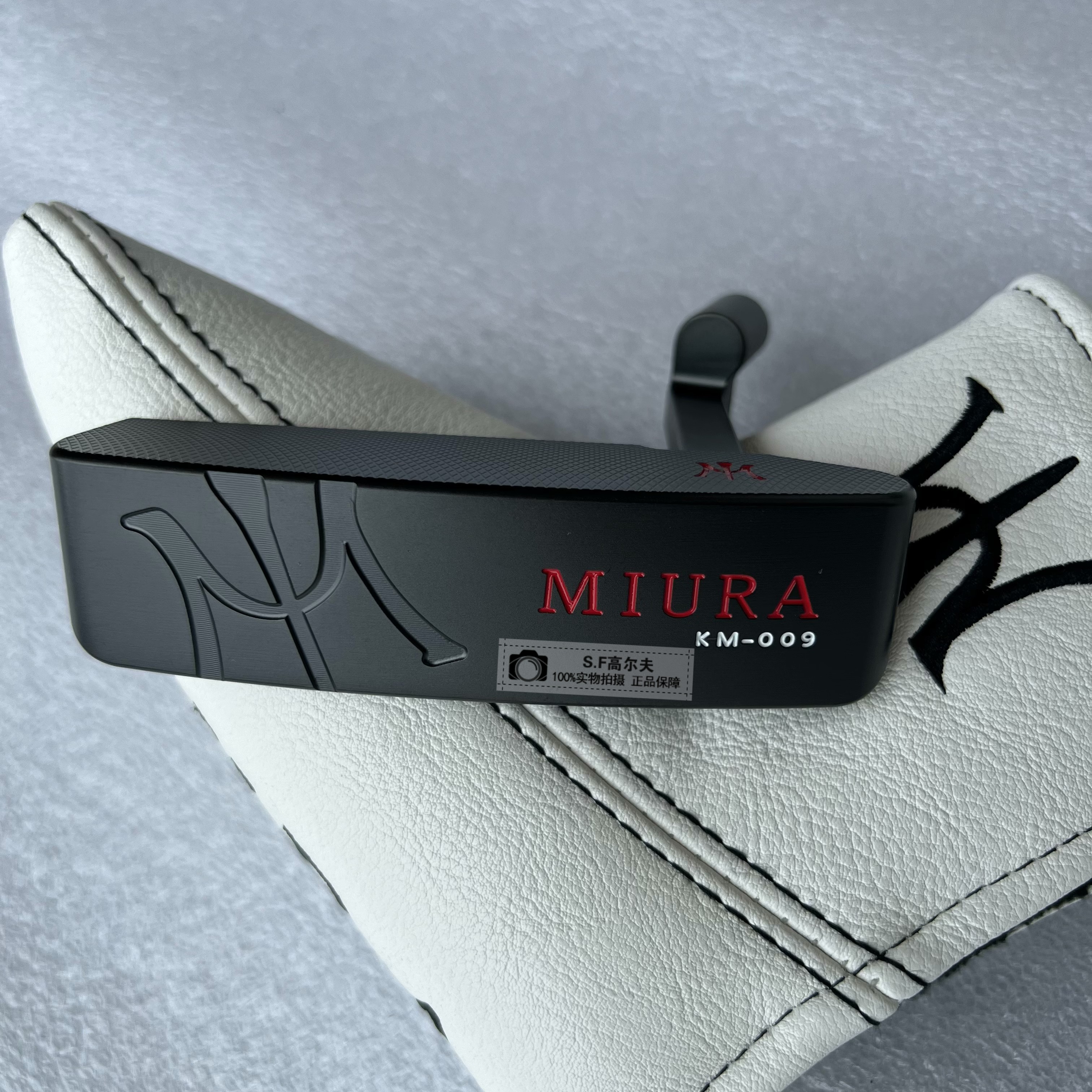 Tout nouveau Miura KM009 Spider Gobblin Golf Putters CNC Putters à fraisage fins avec arbre en acier