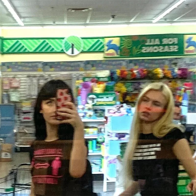 Y2k одежда 2000-х годов Kawaii Harajuku Fairy Grunge Short Top Top футболки для женского модного готического буква малышка футболка Emo Crop Tops 240329