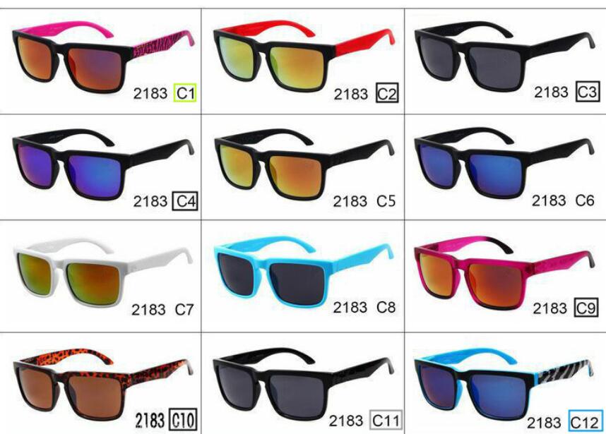 Promotion Lunettes de soleil mode nouveaux styles hommes créateurs lunettes de soleil sportiels femmes Street Lunes à cyclistes extérieures MOQ = 12 couleurs