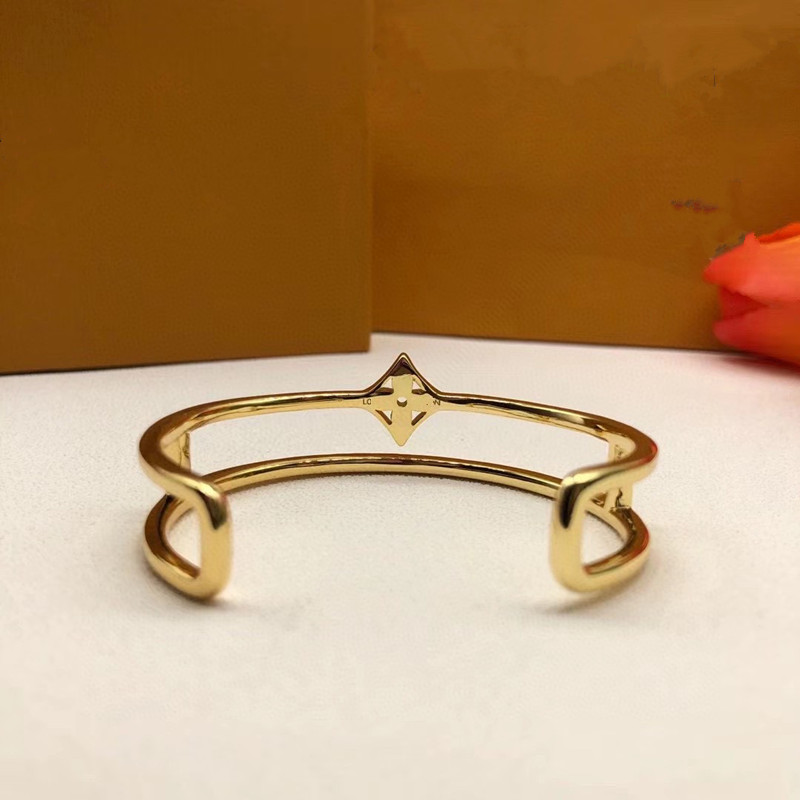 Med låda lyxdesigner Bangle Diamond Flower Armband för kvinnor manschett armband 18k guld titan stål armband smycken valentins dag gåva