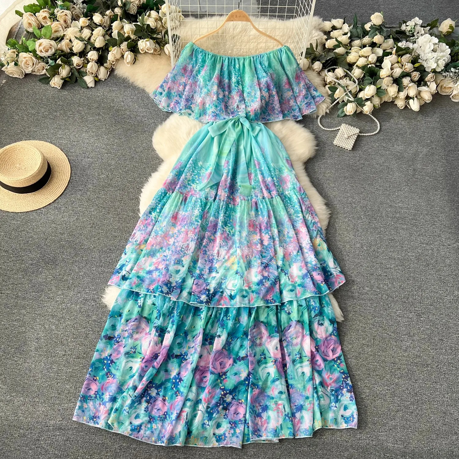 Kvinnor grundläggande casual klänningar Summer Runway Holiday Flower Cascarding Chiffon Dress Women Sexy Off Shoulder Ruffles Floral Print Boho Long Robe Vestidos 2024