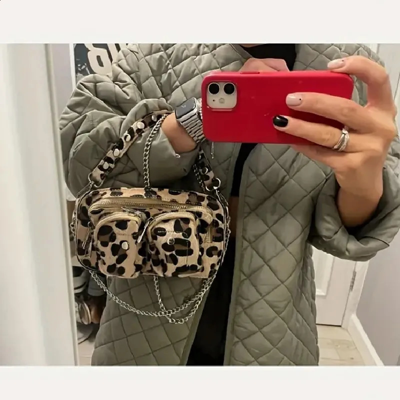 Modefrauen Handtasche Leopard Leder Umhängetaschen Frauen lässig Solid Color Messenger Tasche für Frauen Luxus -Unterarmtasche 240328