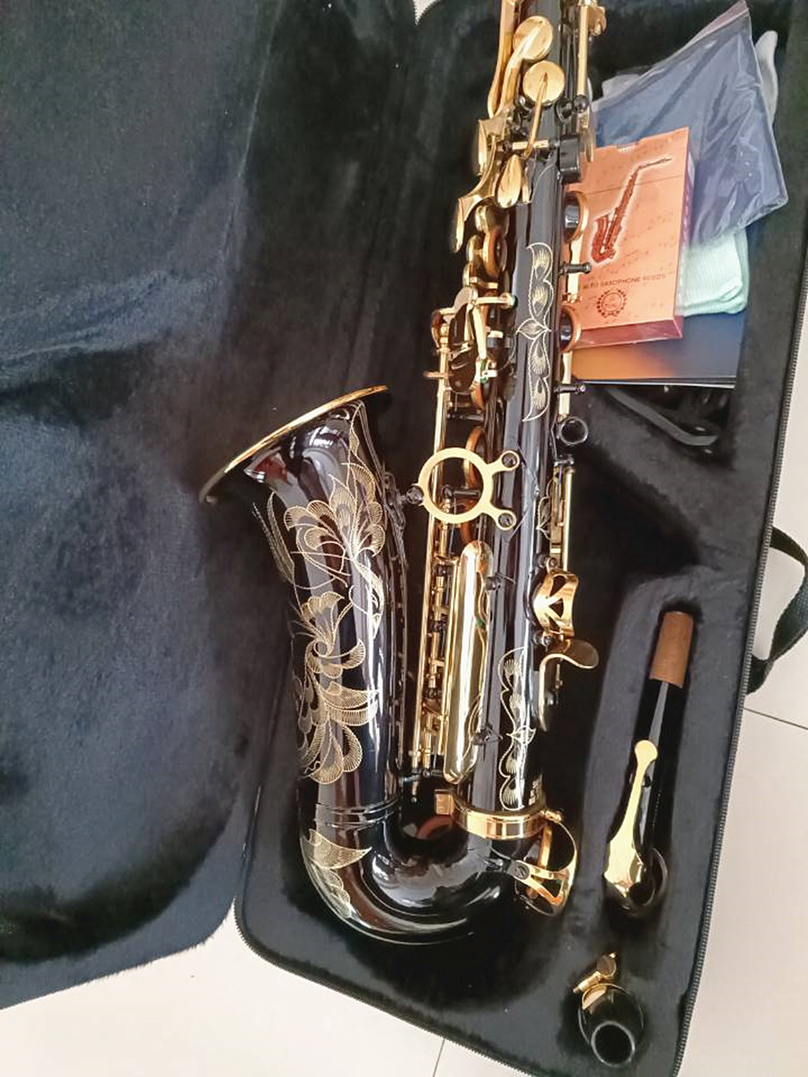 Schwarzer SAS-R54 E-Flat Alto Saxophon Lacked Gold Messing Geschnitztes Eins-zu-Eins-Jazz-Instrument mit der französischen Handwerksherstellung mit Gehäuse