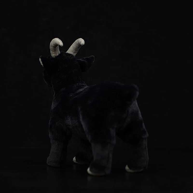 FILME TV PLUSH Toy Toy Original Ranch Animal Series Soft fofo Simulação Black Goat Mountain Like Plush Toys Doll para crianças Presente de Halloween 240407