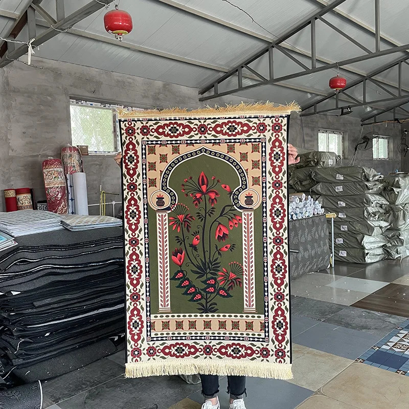 Mat de prière en flanelle pour le culte cadeau Ramadan Ineft Genossing Floor Tapet non glissement tapis de voyage doux et portable Gift Ramadan 240401