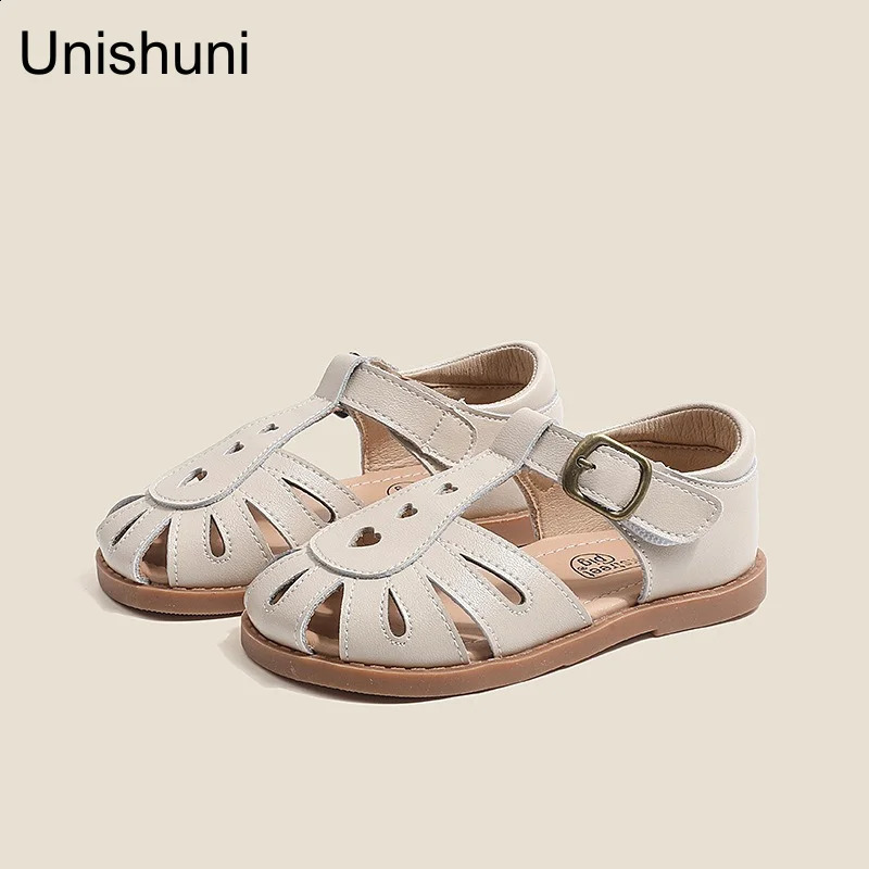 Unishuni Girls Half Sandal Kids Genuine Leather Shoes Children's Hollow Out Spring Summer Shoe Heart Design Retro Princess Flats 240328