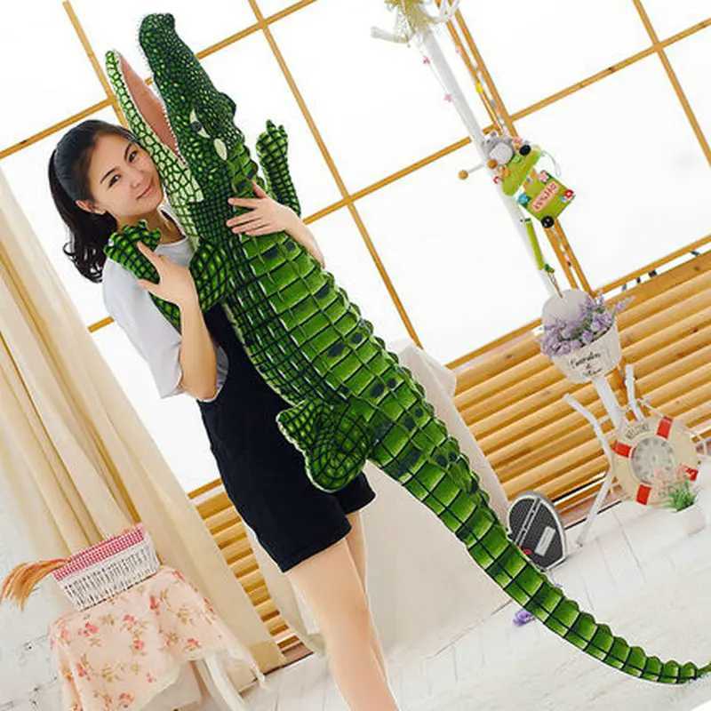 Films TV Toy en peluche 105-195 cm Animal en peluche géant Real Life Alligator Toy Toy Simulation Crocodile Dolls Kawaii Oreiller pour garçons cadeaux de Noël 240407