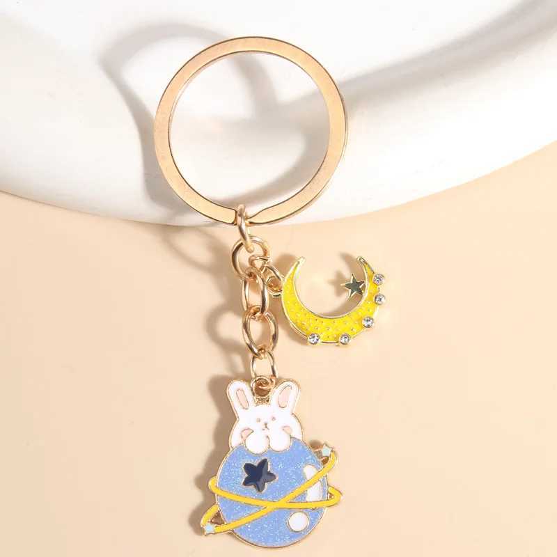 Keychains Lonyards mignon en émail porte-clés de lapin planète star anneaux clés d'amitié animal cadeau pour les filles bricolage bijoux faits à la main Q240403