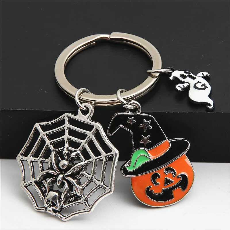 Llaves de llaves enchados web de araña cadena de llaves de llaves de calabaza fantasma de metal llavero halloween accesorios de cosplay regalos Q240403