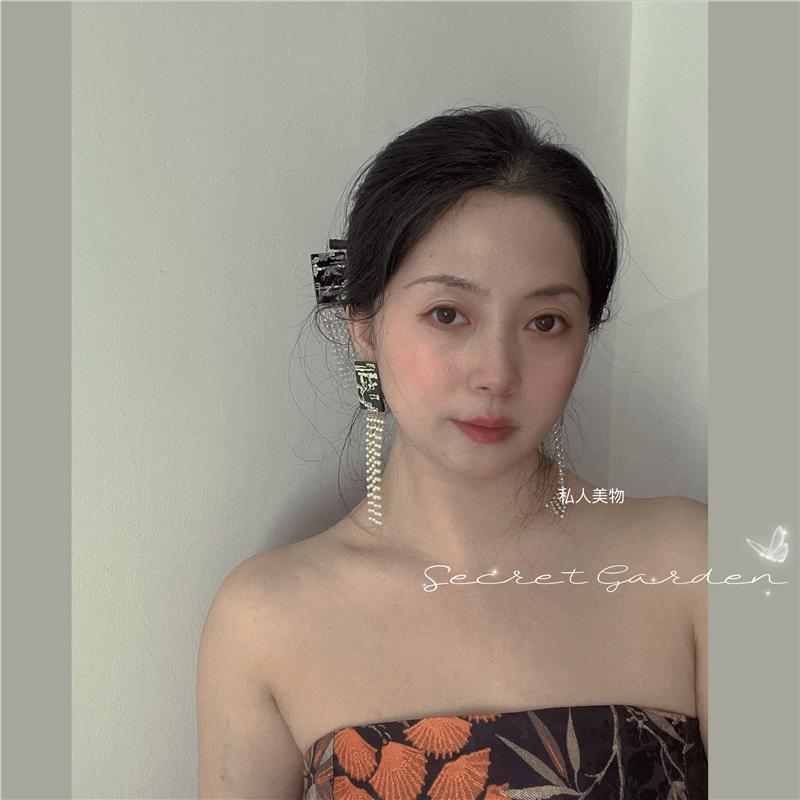 Belle-mère de style chinois personnalisé, coquillons colorés, grues, pin, pinces d'oreille noires, glands de perles, boucles d'oreilles longues, boucles d'oreilles femelles