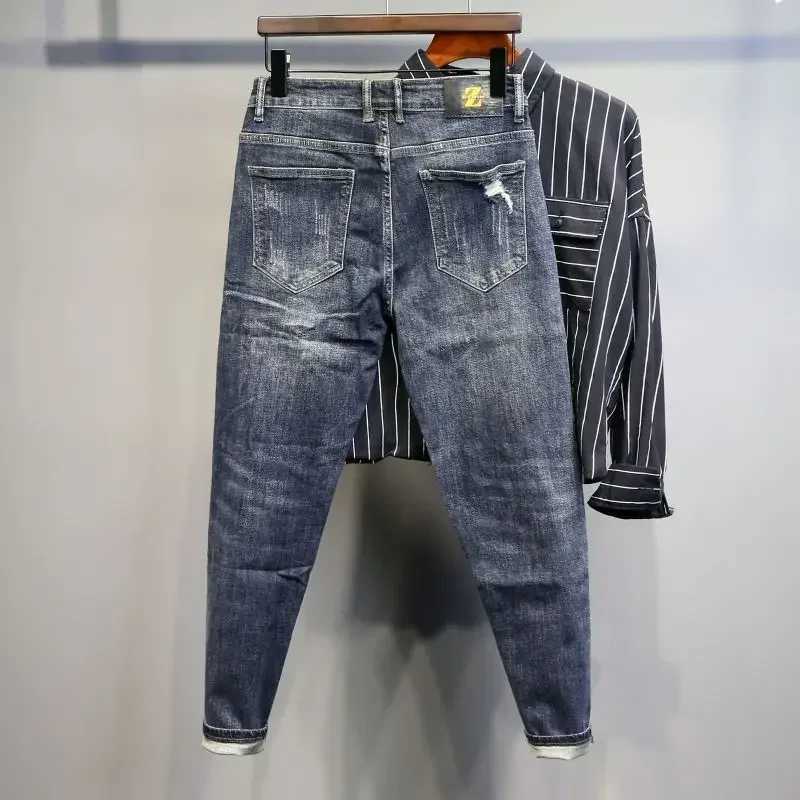Pantalon de jeans masculin jeans à ajustement ultra-mince jeans pour hommes à ajustement serré avec des jeans pour hommes à ajustement serré déchiré