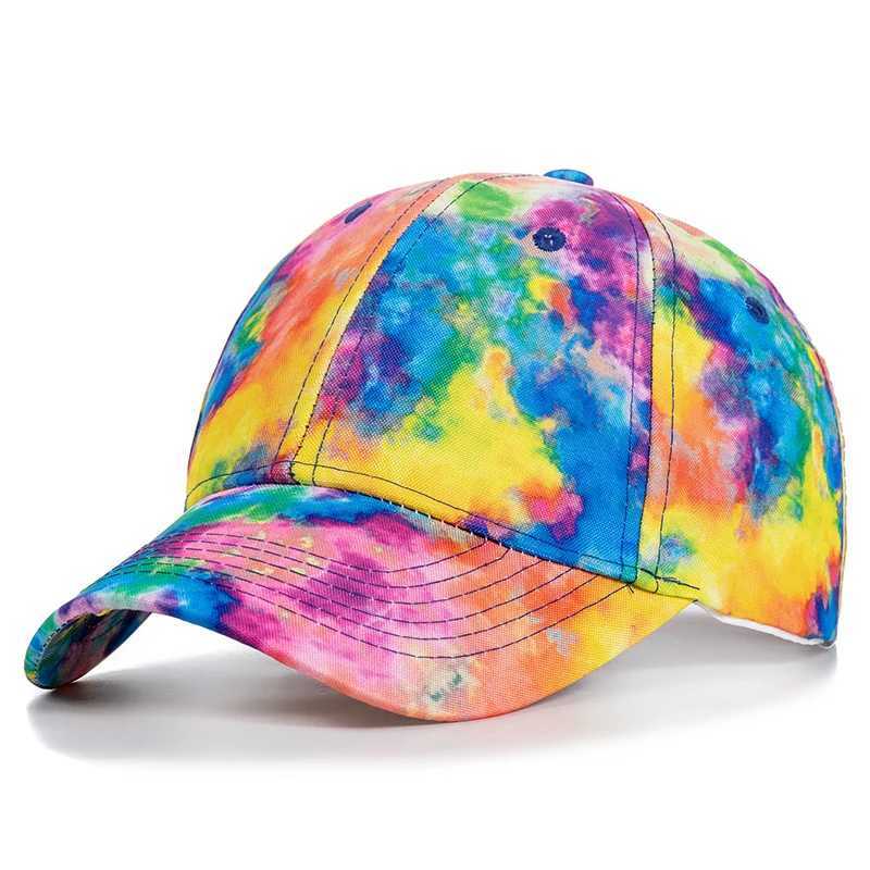 Capes à balle Nouvelle mode pour femmes Tie Dye Hat Multi couleur Baseball imprimé irrégulier Vêtements de rue extérieurs Summer Q240403