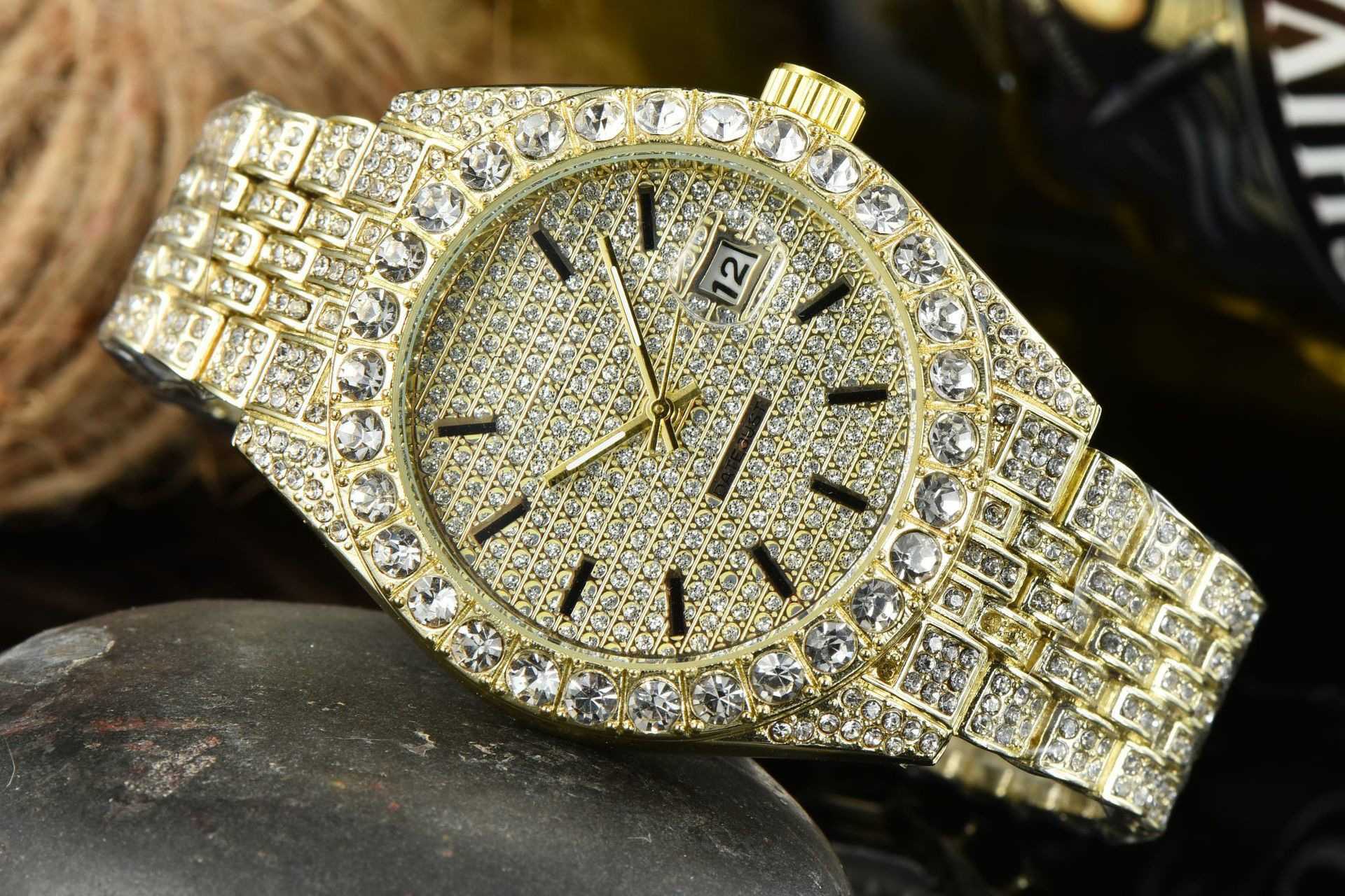 Diseñador Reloj Cuartzo LaoJia Cinco relojes de diamantes completos para la tendencia de la moda para hombres Alto flujo y excelente precio
