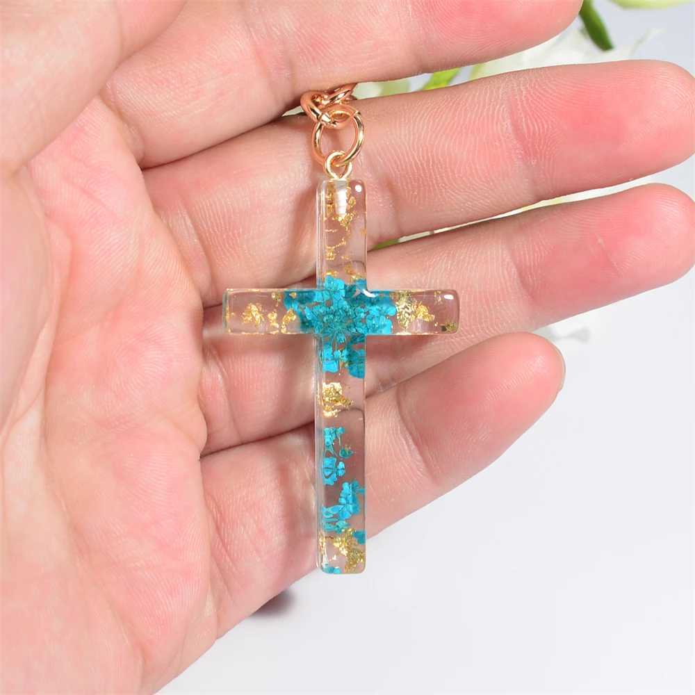 Keychains Lonyards mode exquise fleur sèche remplissage de résine croix clés chrétienne souvenir de souvenirs sacs de pavage accessoires Pendant Q240403