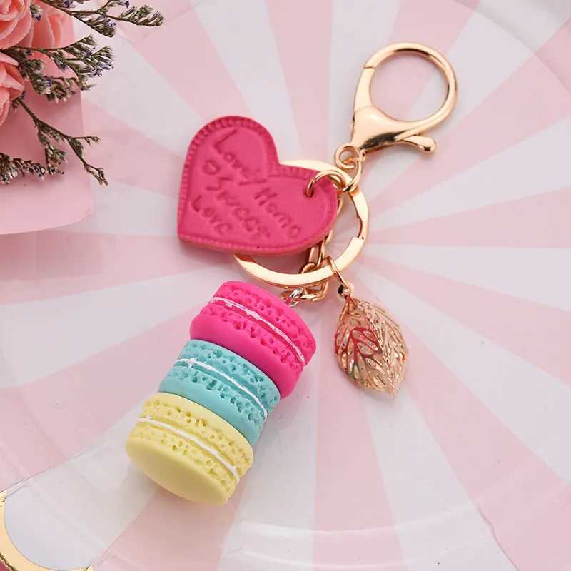 Keychains Lanyards New Cake Keychain Fashion Car Womens Bag Charm Accessories French Macaron and Eiffel Tower Gifts Jewelry Q240403