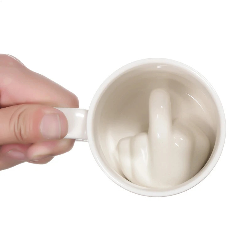 Lustige Keramik -Becher kreatives Design weißer Mittelfinger Neuheit Style Mischung Kaffee Tee Milch Tasse Geburtstagsgeschenk 240407