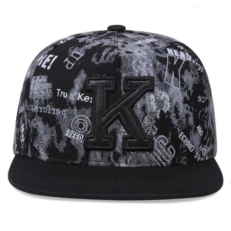 Boll Caps New Fashion Flat Brim Mens Hat Hip Hop Baseball fashionabla broderad lastbil bomullsjusterbar knapp HOMBRE Q240403