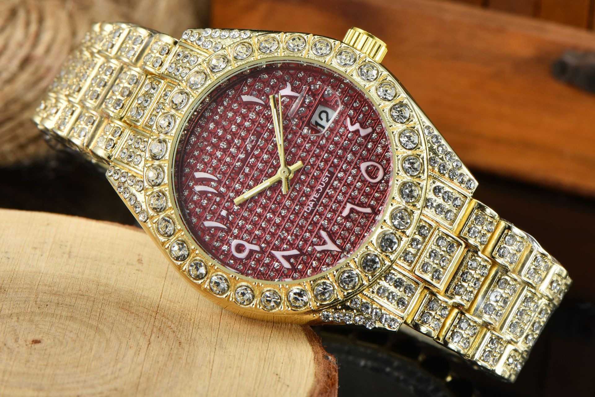 Designer Watch Fashionable Elegant Labour Family Three Full Diamond Kalender Heren en Womens Watches