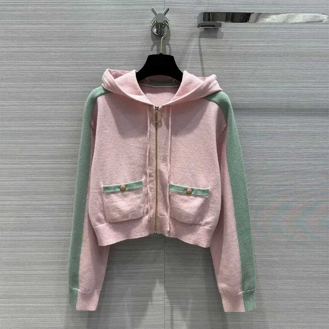 2024 Early Spring New Women's Pink Green Contrast Stripe Pocket Fashion Casure Cashmere Hooded dragkedja kort kappa