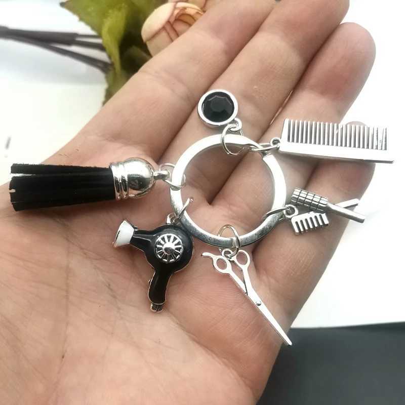 Chaços de teclados Novo penteado da moda Presente Charm Tassel Keychain Retro Jóias Mini cabeleireiro Scissors Secador de cabelo pente Manual DIY q240403