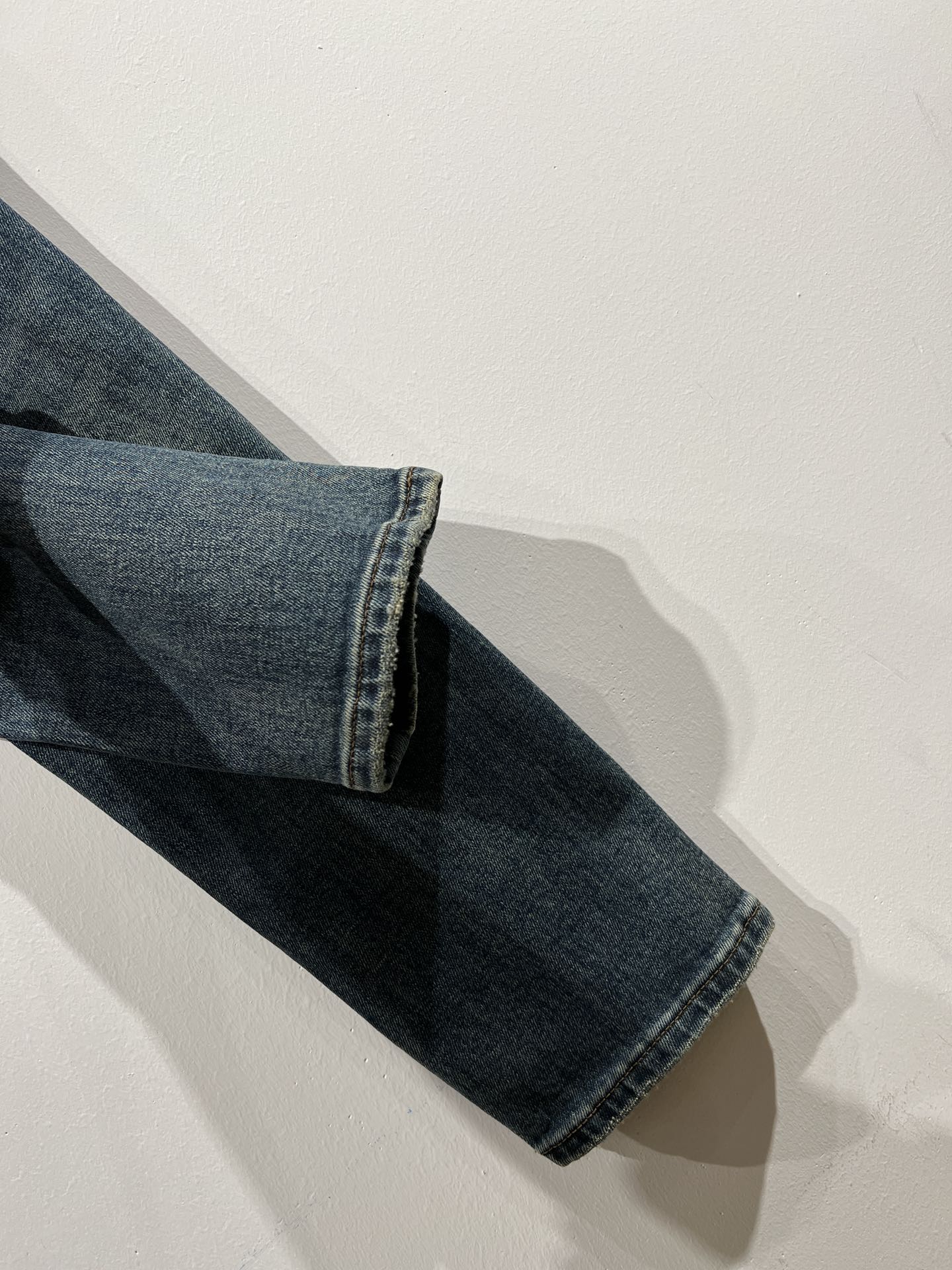 2024 Весенняя осенняя вышиваемая печать на молнии мужская джинсы Светлые брюки