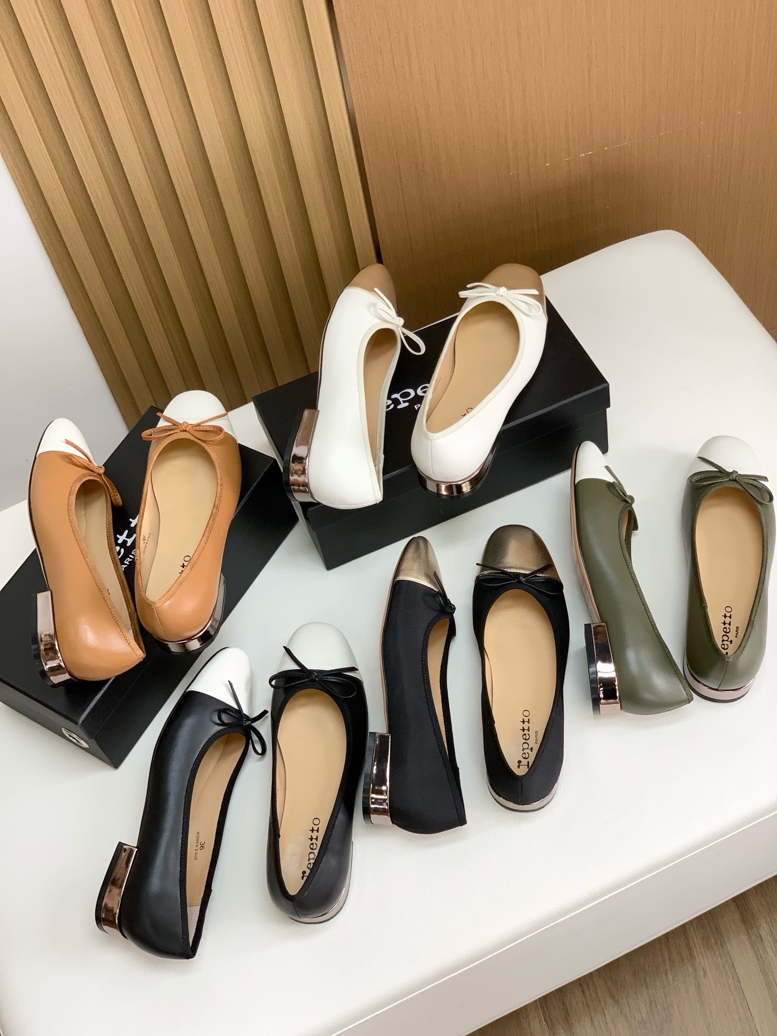 Med Box Repetto Designer Sandaler Luxury Slippers Womens Crystal Heel Bowknot Dancing Shoes Soft Room Platform Slip-On Size 35-39 5cm GAI