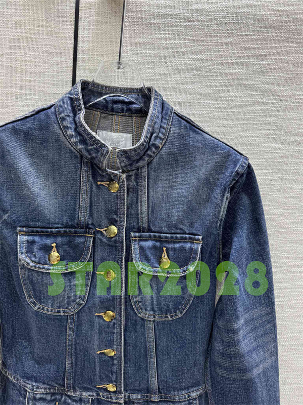 Vestes en jean de jean parkas de blazer mince pour dame avec la lettre bouton budge printemps manteau d'automne jeans veste de mode denims à manches longues