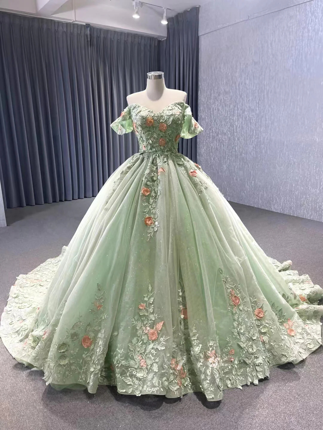 Light Green Lace Appliques Sweetheart Ball Gown Quinceanera Dresses Off Shoulder Sleeves Beading Pearls Appliques 3D Flowers Prom Evening Party Birthday Gowns