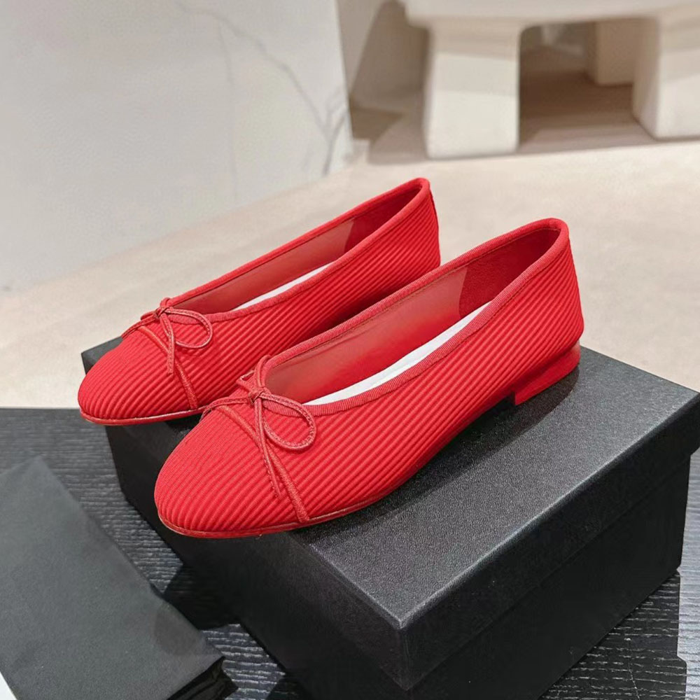 Women Ballet Flats Modemarke Girlst Bowtie Dekor echte Lederschuhe Outdoor Schuhe Neue Damen Kleiderschuhe bequeme Sapato