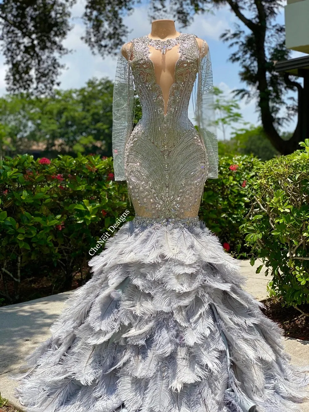 2023 Full Bodice Rhinestone Prom Dresses V-Cut Neckline Open Back with Lower Zipper Closure Feather Train Mermaid Evening Gown BC15223 GJ0315