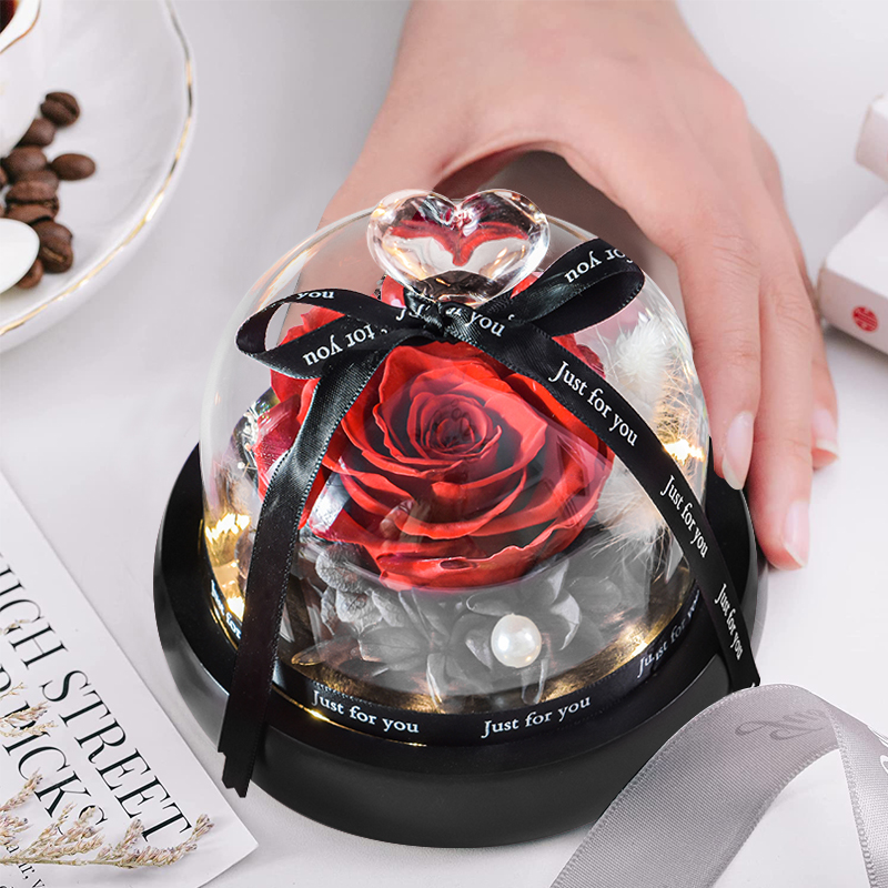 Cadeaux pour filles Fleurs éternelles dans le coeur Glass Dome avec LED Light Forever Preserved Rose Wedding Gift for Mom Women Petert