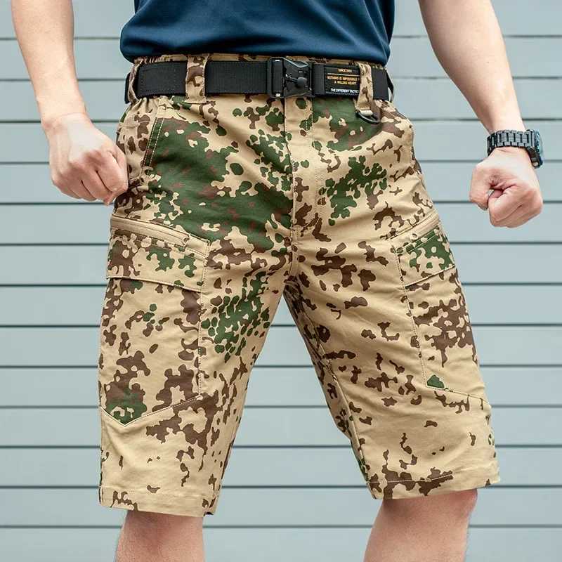 Men's Shorts Summer camouflage mens shorts IX14 outdoor military tactical cargo pants casual loose five point mens jogging sports pants J240409