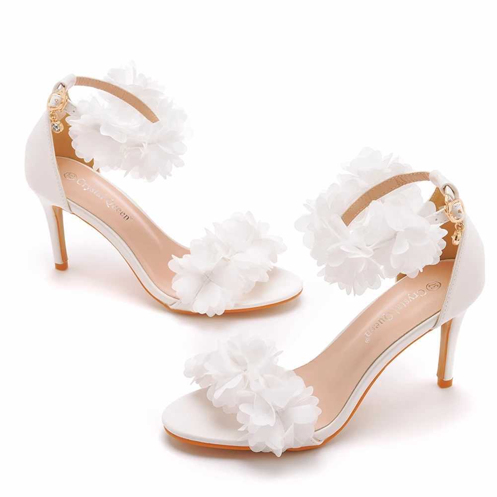 Chaussures habillées Crystal Reine Femmes Blanc en dentelle Fleur Pumps nuptiaux Pumps Peep Toes Sandales Boucle mince Sexy High Heels H240409 4HCX