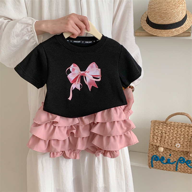 Moda Kids Bow Impred T-shirt Ins baby Girls Meninas pretas Tees de manga curta preta Salta de bolo de pétal