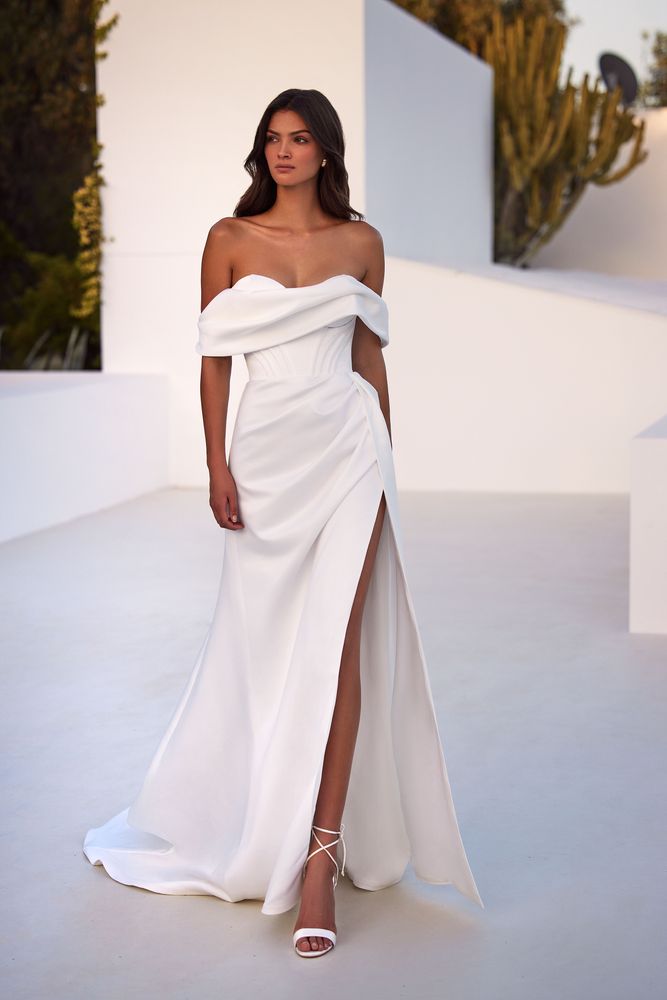 Designer Off Shoulder Mermaid Wedding Dresses with Sexy Side Split White Modern Satin Ruched Bridal Gowns Boho Garden Beach Women Bride Formal Robes de Mariee CL3474