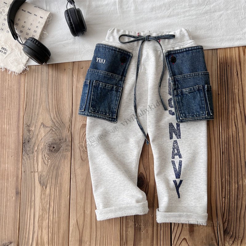 DD -stijl kinderbrief geprinte broek jongens afneembare denim pakket casual broek mode kinderen trekstring taille losse broek z7599